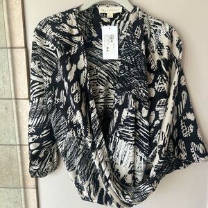 Evereve Black and White Women's Blouse